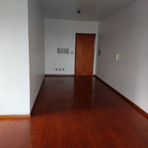 Sala com 35m², no bairro Rio Branco em Caxias do Sul para Comprar