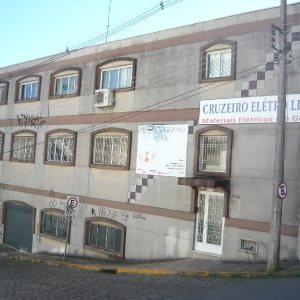 Predio com 490m², no bairro Cruzeiro em Caxias do Sul para Comprar