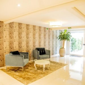 Apto Mobiliado com 64m², 2 dormitórios, 2 vagas, no bairro Petrópolis em Caxias do Sul para Alugar