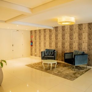 Apto Mobiliado com 64m², 2 dormitórios, 2 vagas, no bairro Petrópolis em Caxias do Sul para Alugar