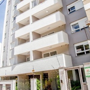 Apto Mobiliado com 64m², 2 dormitórios, 2 vagas, no bairro Petrópolis em Caxias do Sul para Alugar