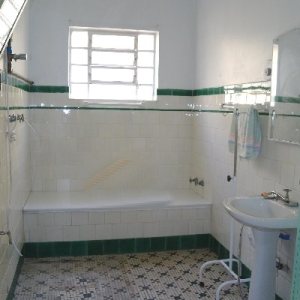 Casa Comercial com 400m², 4 dormitórios, 2 vagas, no bairro Centro em Caxias do Sul para Alugar