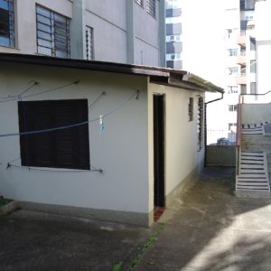 Casa Comercial com 400m², 4 dormitórios, 2 vagas, no bairro Centro em Caxias do Sul para Alugar