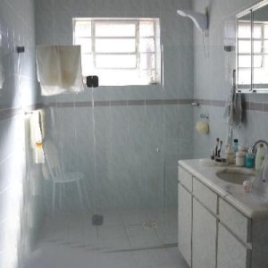 Casa Comercial com 400m², 4 dormitórios, 2 vagas, no bairro Centro em Caxias do Sul para Alugar