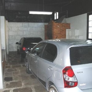 Casa Comercial com 400m², 4 dormitórios, 2 vagas, no bairro Centro em Caxias do Sul para Alugar