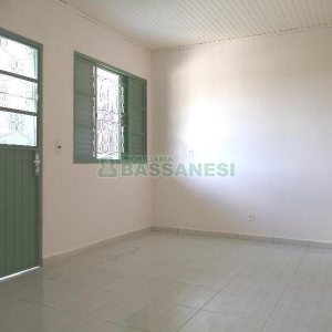 Casa com 63m², 2 dormitórios, 1 vaga, no bairro Planalto em Caxias do Sul para Comprar