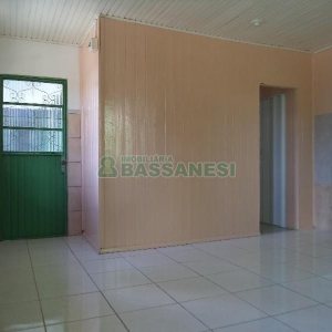 Casa com 63m², 2 dormitórios, 1 vaga, no bairro Planalto em Caxias do Sul para Comprar