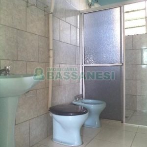 Casa com 63m², 2 dormitórios, 1 vaga, no bairro Planalto em Caxias do Sul para Comprar