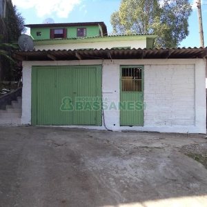 Casa com 63m², 2 dormitórios, 1 vaga, no bairro Planalto em Caxias do Sul para Comprar