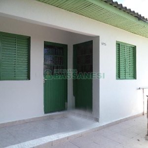 Casa com 63m², 2 dormitórios, 1 vaga, no bairro Planalto em Caxias do Sul para Comprar