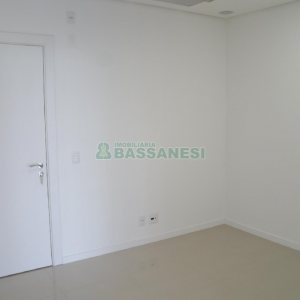 Sala com 46m², 1 vaga, no bairro São Pelegrino em Caxias do Sul para Comprar