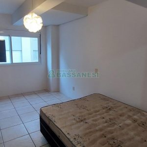Apto Mobiliado com 42m², 1 dormitório, no bairro Lourdes em Caxias do Sul para Alugar