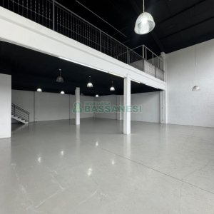 Loja com 360m², no bairro Esplanada em Caxias do Sul para Alugar