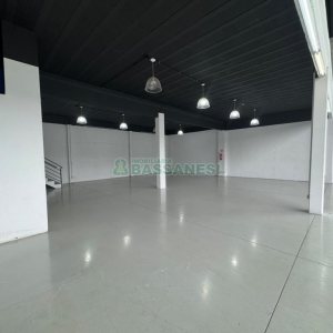 Loja com 360m², no bairro Esplanada em Caxias do Sul para Alugar