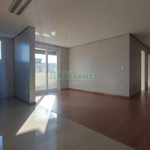 Apartamento com 84m², 3 dormitórios, 2 vagas, no bairro Rio Branco em Caxias do Sul para Alugar