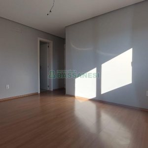 Apartamento com 84m², 3 dormitórios, 2 vagas, no bairro Rio Branco em Caxias do Sul para Alugar