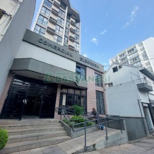 Sala com 60m², no bairro Centro em Caxias do Sul para Alugar