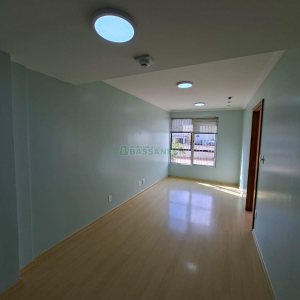 Sala com 60m², no bairro Centro em Caxias do Sul para Alugar