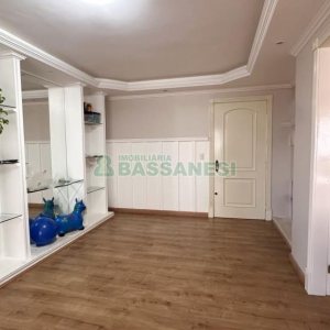 Apto Mobiliado com 91m², 3 dormitórios, 1 vaga, no bairro Jardelino Ramos em Caxias do Sul para Comprar