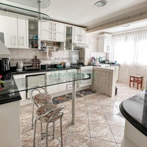 Apto Mobiliado com 91m², 3 dormitórios, 1 vaga, no bairro Jardelino Ramos em Caxias do Sul para Comprar