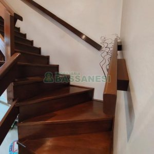 Sobrado com 126m², 3 dormitórios, 1 vaga, no bairro Jardim América em Caxias do Sul para Comprar