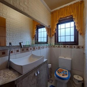 Sobrado com 126m², 3 dormitórios, 1 vaga, no bairro Jardim América em Caxias do Sul para Comprar