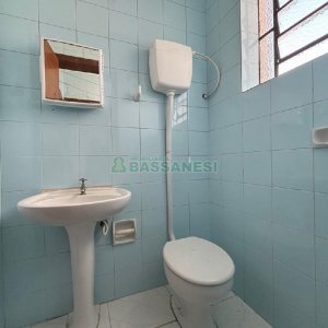 Apartamento com 82m², 2 dormitórios, 1 vaga, no bairro Medianeira em Caxias do Sul para Alugar