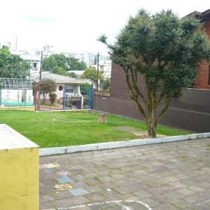Casa Comercial com 500m², 5 dormitórios, 1 vaga, no bairro Centro em Caxias do Sul para Comprar