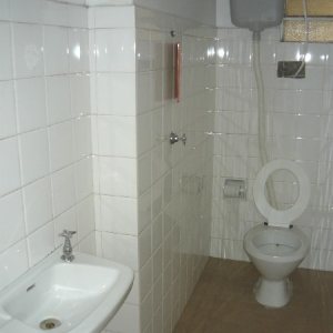 Casa Comercial com 500m², 5 dormitórios, 1 vaga, no bairro Centro em Caxias do Sul para Comprar