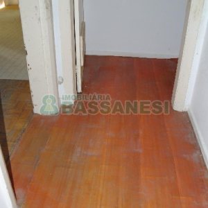 Casa Comercial com 500m², 5 dormitórios, 1 vaga, no bairro Centro em Caxias do Sul para Comprar