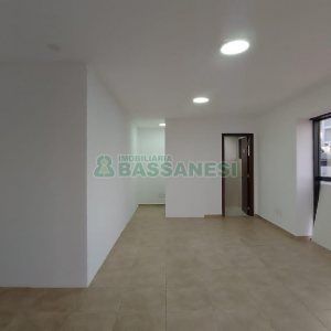 Sala com 73m², 2 vagas, no bairro São Pelegrino em Caxias do Sul para Comprar