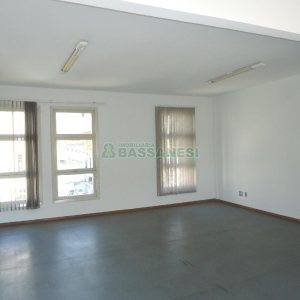 Sala com 46m², no bairro Centro em Caxias do Sul para Alugar