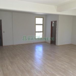 Sala com 60m², no bairro Centro em Caxias do Sul para Alugar