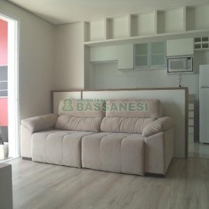 Apto Mobiliado com 75m², 2 dormitórios, 2 vagas, no bairro Cinqüentenário em Caxias do Sul para Comprar