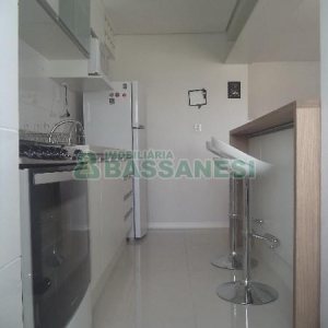 Apto Mobiliado com 75m², 2 dormitórios, 2 vagas, no bairro Cinqüentenário em Caxias do Sul para Comprar