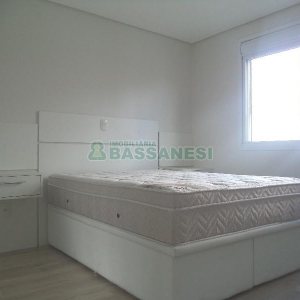 Apto Mobiliado com 75m², 2 dormitórios, 2 vagas, no bairro Cinqüentenário em Caxias do Sul para Comprar