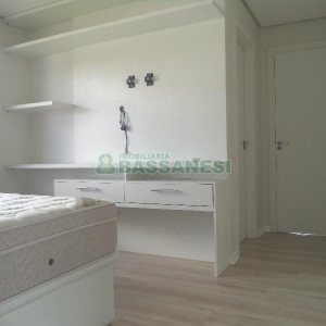 Apto Mobiliado com 75m², 2 dormitórios, 2 vagas, no bairro Cinqüentenário em Caxias do Sul para Comprar