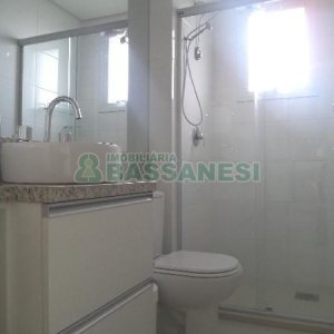 Apto Mobiliado com 75m², 2 dormitórios, 2 vagas, no bairro Cinqüentenário em Caxias do Sul para Comprar