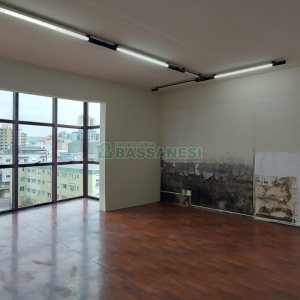 Sala com 50m², no bairro São Pelegrino em Caxias do Sul para Alugar