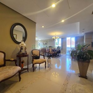 Apartamento com 190m², 3 dormitórios, 2 vagas, no bairro Centro em Caxias do Sul para Comprar