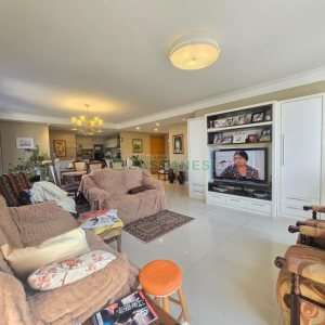 Apartamento com 190m², 3 dormitórios, 2 vagas, no bairro Centro em Caxias do Sul para Comprar