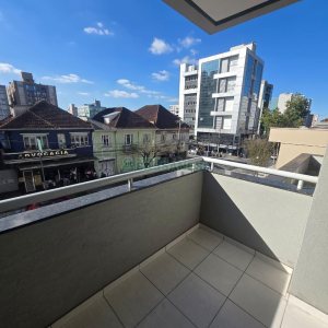 Apartamento com 190m², 3 dormitórios, 2 vagas, no bairro Centro em Caxias do Sul para Comprar