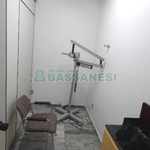 Loja com 130m², no bairro Cinqüentenário em Caxias do Sul para Alugar