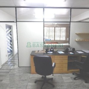 Loja com 130m², no bairro Cinqüentenário em Caxias do Sul para Alugar