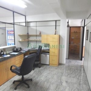 Loja com 130m², no bairro Cinqüentenário em Caxias do Sul para Alugar