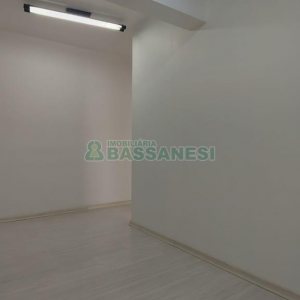 Sala com 48m², no bairro Centro em Caxias do Sul para Alugar