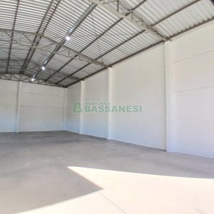 Pavilhão com 210m², no bairro Floresta em Caxias do Sul para Alugar