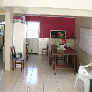 Casa com 117m², 2 dormitórios, 2 vagas, no bairro Jardim Iracema em Caxias do Sul para Comprar