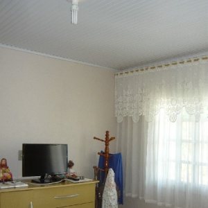 Casa com 117m², 2 dormitórios, 2 vagas, no bairro Jardim Iracema em Caxias do Sul para Comprar