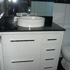 Sobrado com 101m², 3 dormitórios, 1 vaga, no bairro Treviso em Caxias do Sul para Comprar